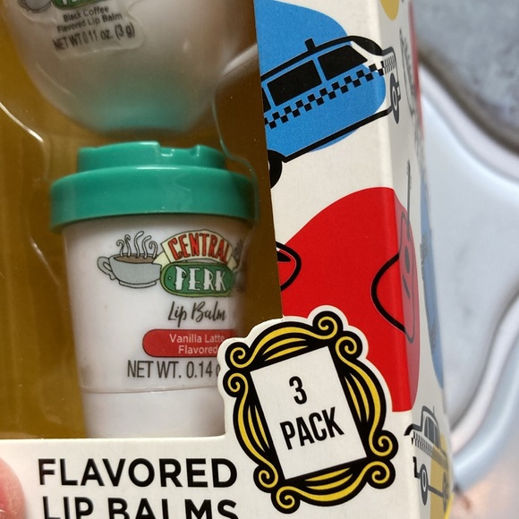 Friends TV Show Central Perk 3 Pack Flavored Lip Balms & 200 Pcs Polybands Set - Picture 6 of 10